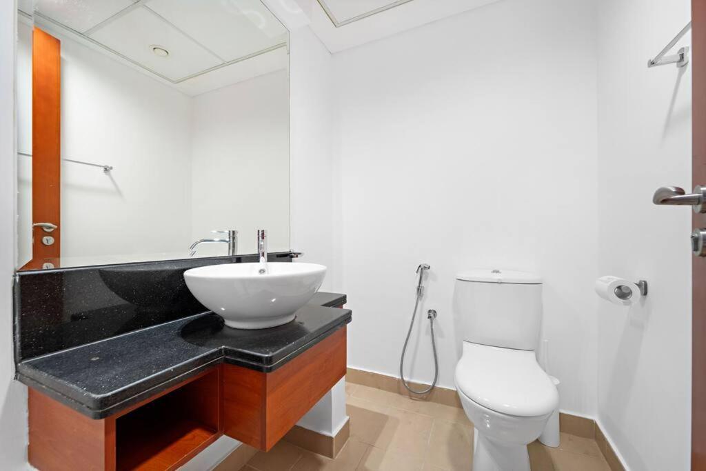 Apartment Chic 1br With Pool, Gym, Bbq, Tennis Court Dubai