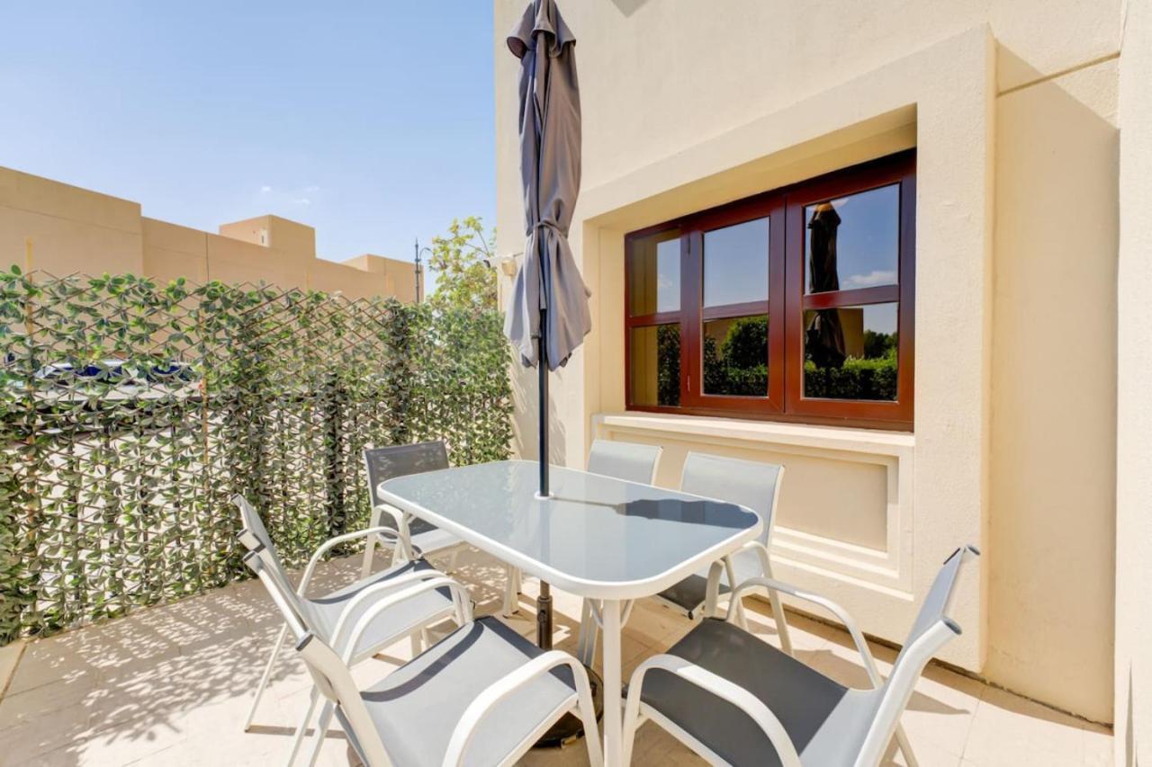 Serene 2-bed Haven In Jumeirah Golf Estates Apartment Dubai