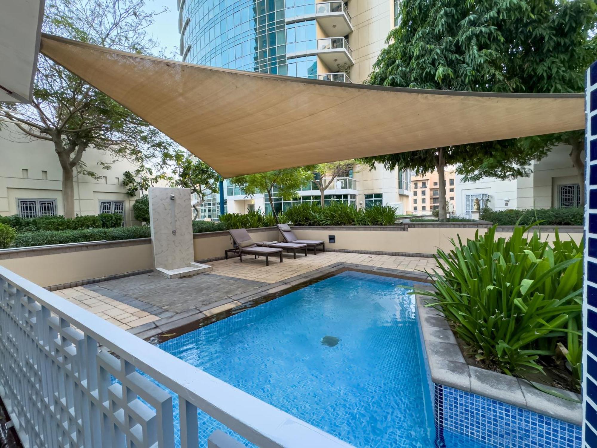 Apartment 4 Bhk In Downtown With Iconic Burj Khalifa Views, 2 Minutes Walk To Mall Dubai