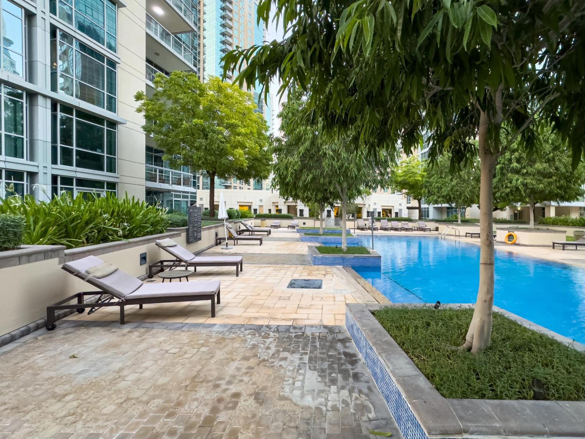 4 Bhk In Downtown With Iconic Burj Khalifa Views, 2 Minutes Walk To Mall * Dubai