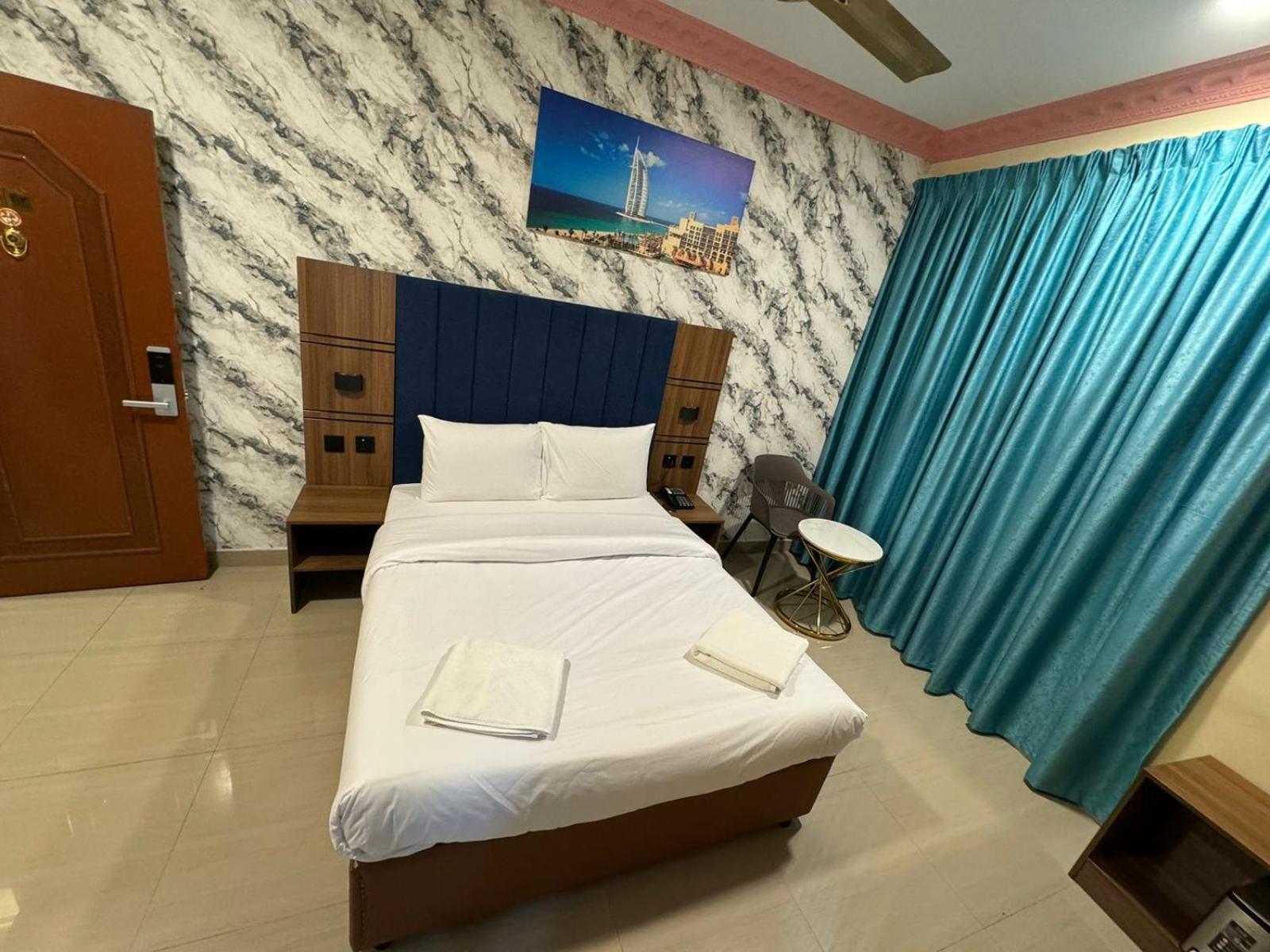Three Dot Hotel Dubai