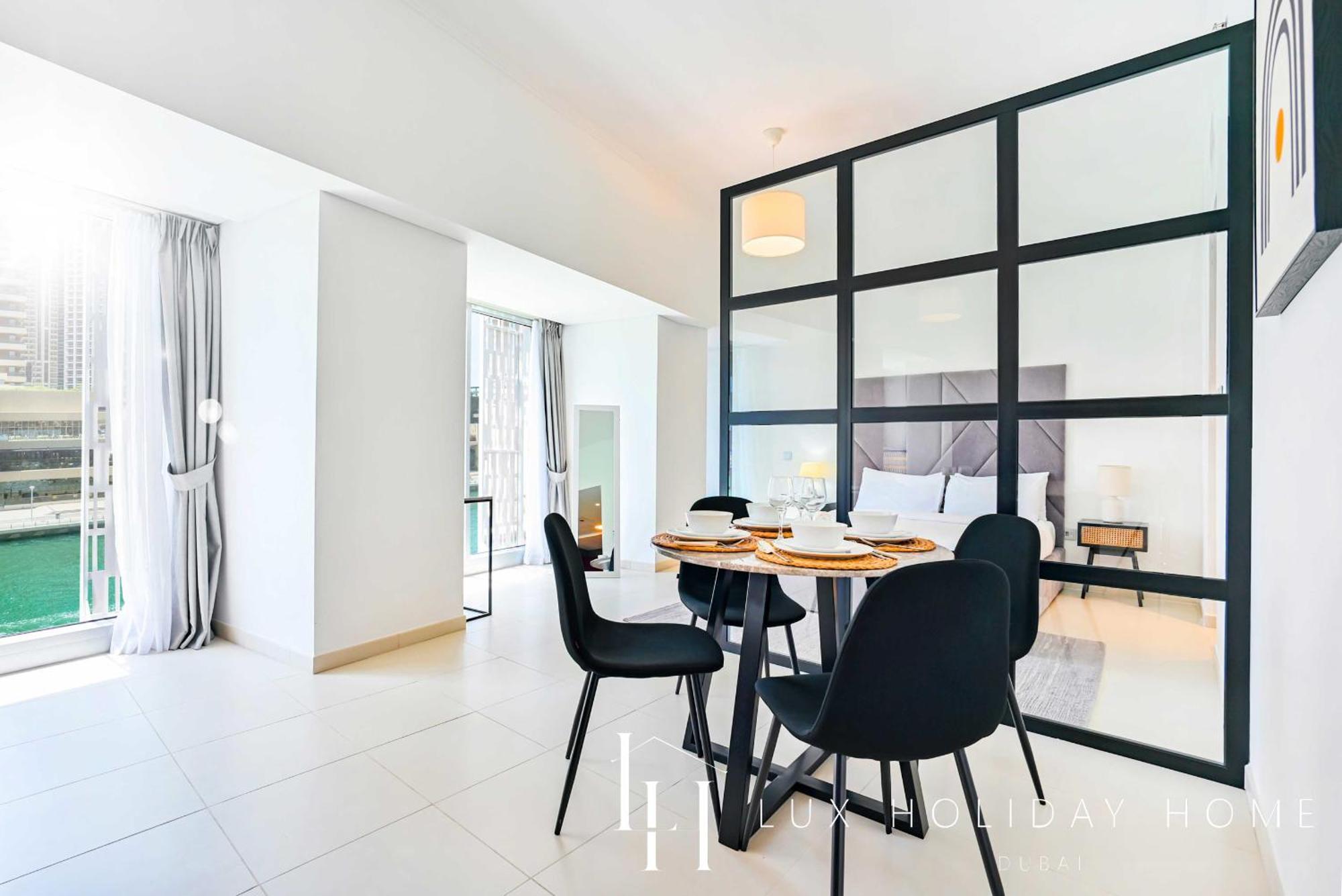 Lux The Cayan Superior In The Marina Apartment
