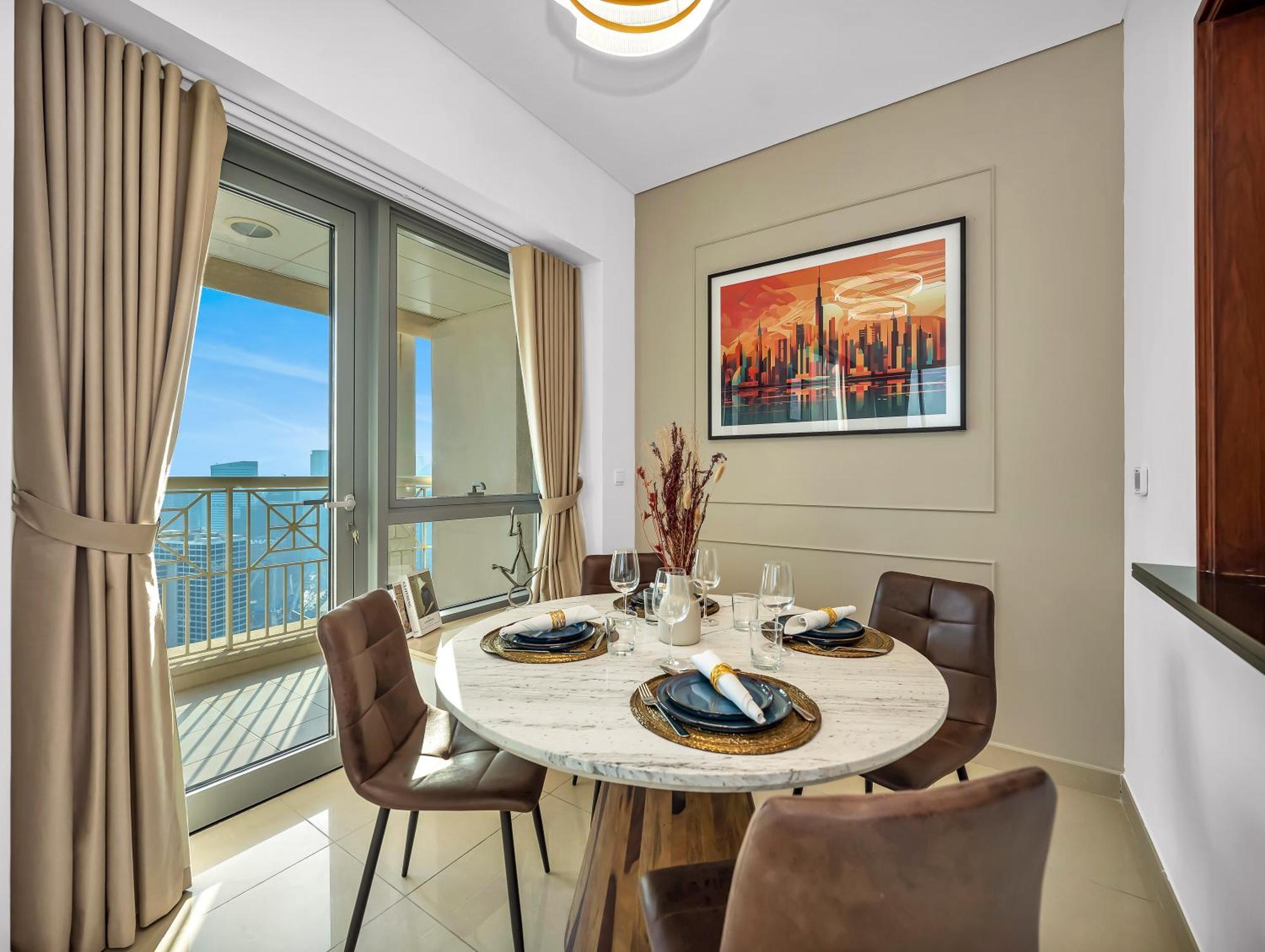 Apartment New Burj Khalifa & Fountain Views & Work Station Dubai