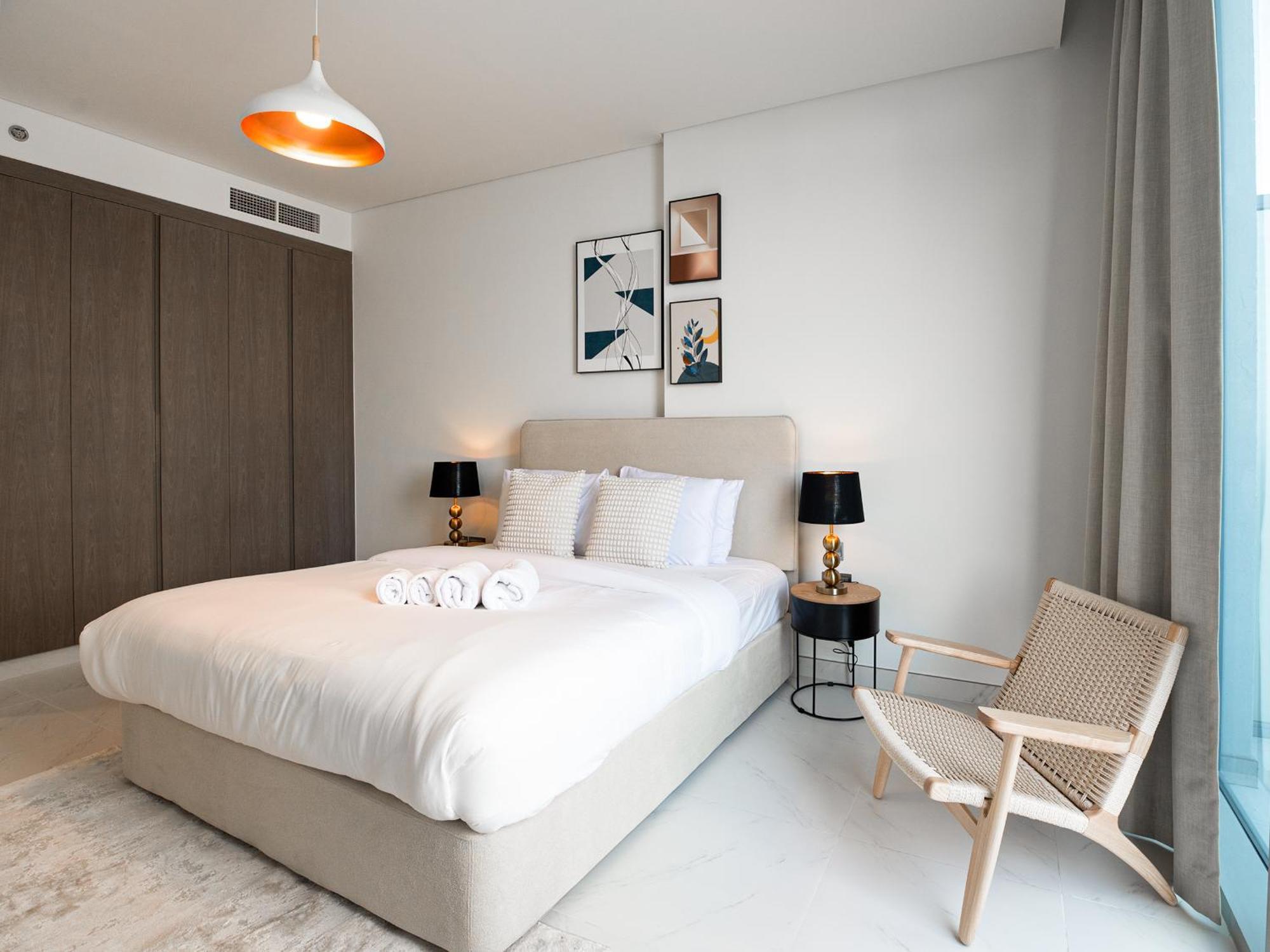 Elegant 2 Bed Maids In Dt1 With Rooftop Pool