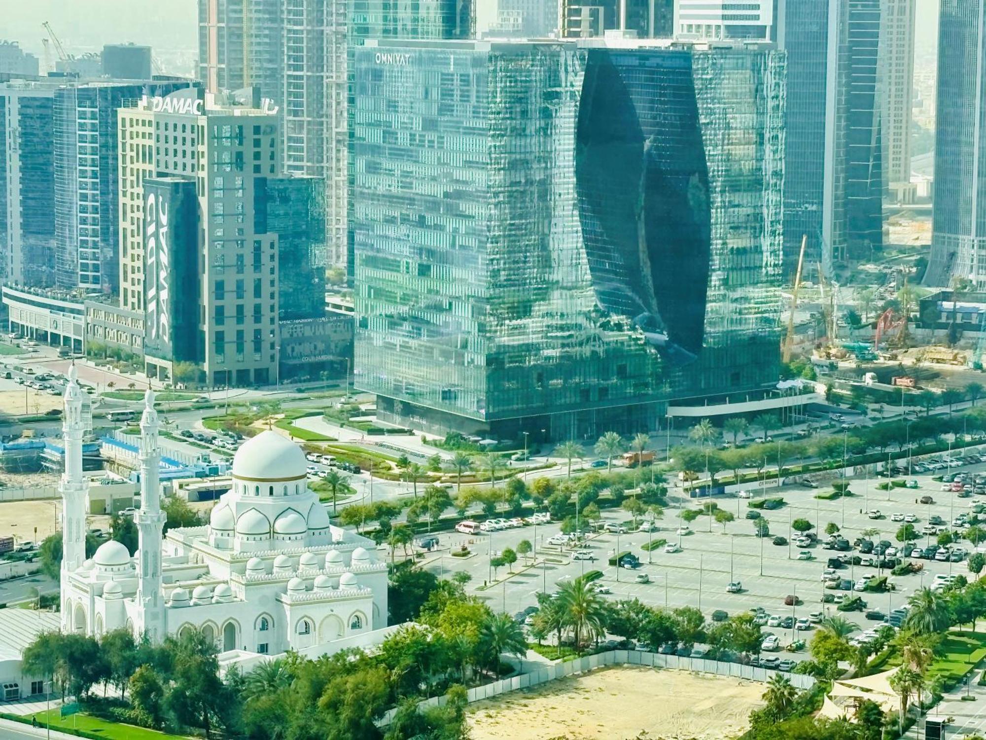 Modern Luxury Overlooking Burj Khalifa Dubai
