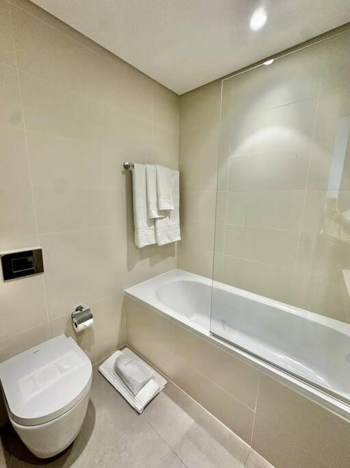 Apartment Brandnew, Oceanview, Privatebeach, 1bed Dubai