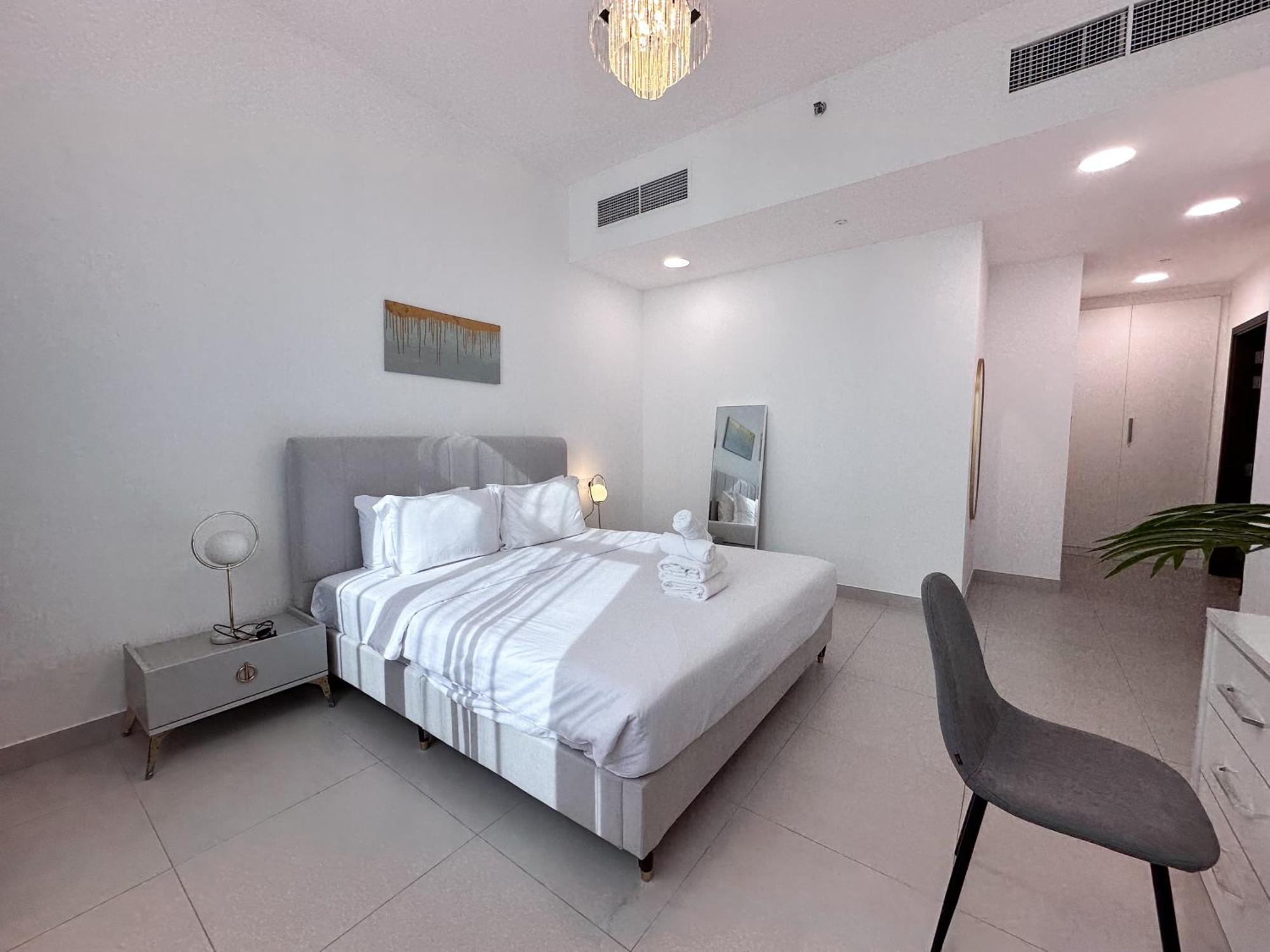 Luxurious 2br In Vezul Residence, Business Bay - 13ab01 *