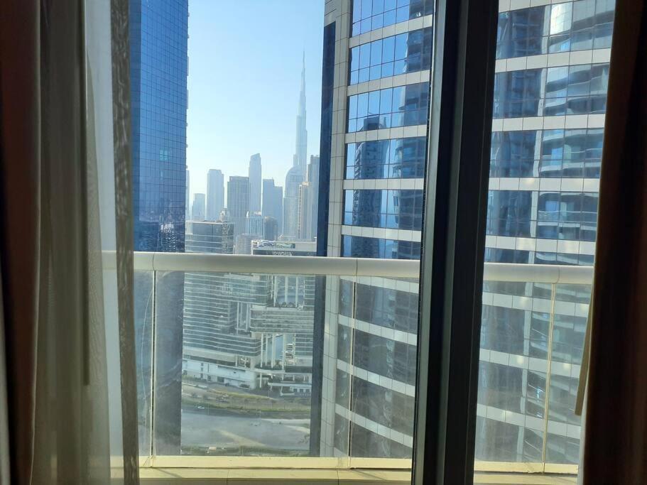 1br Luxurious Paramount Apartment Dubai