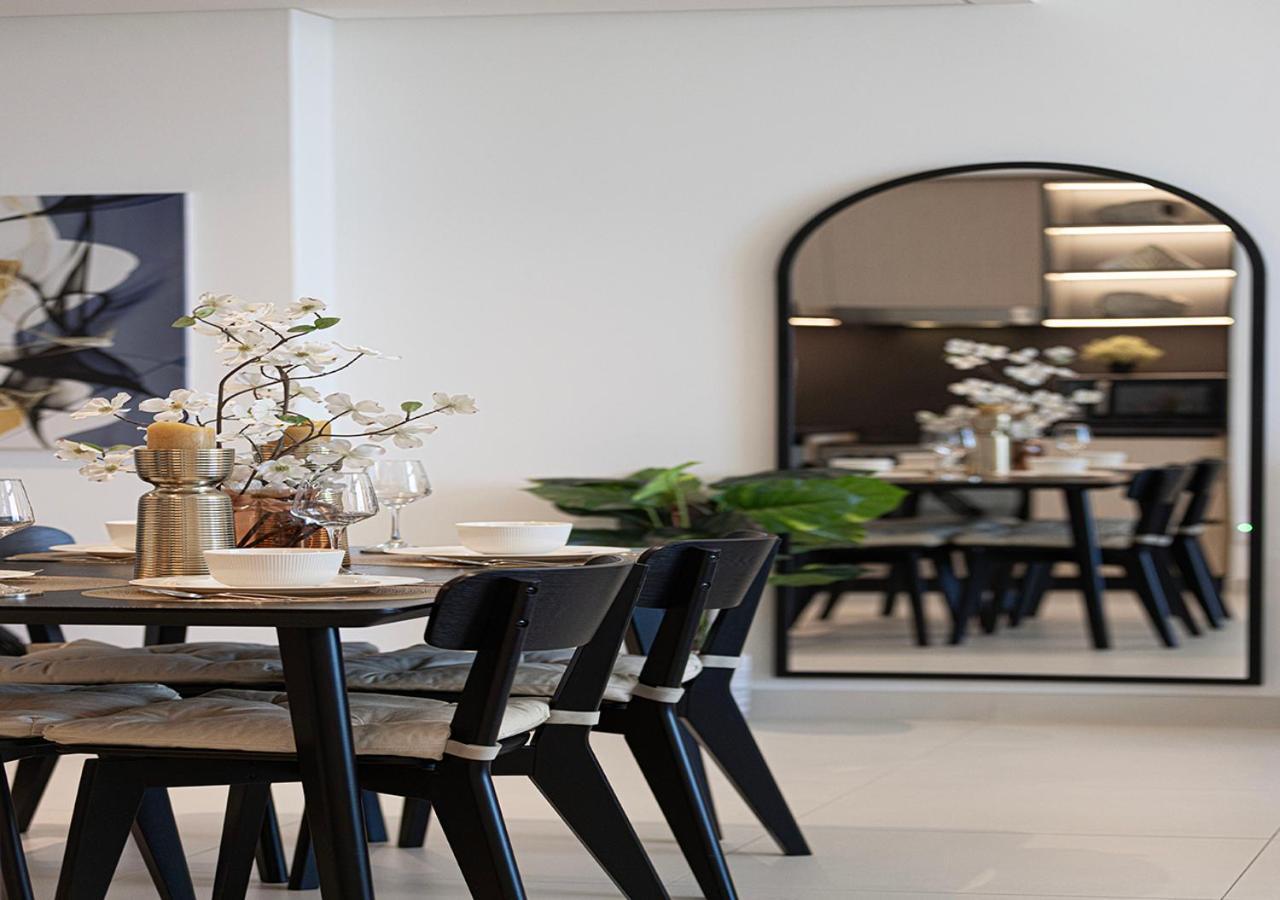 Apartment Modern Luxury Overlooking Burj Khalifa Dubai