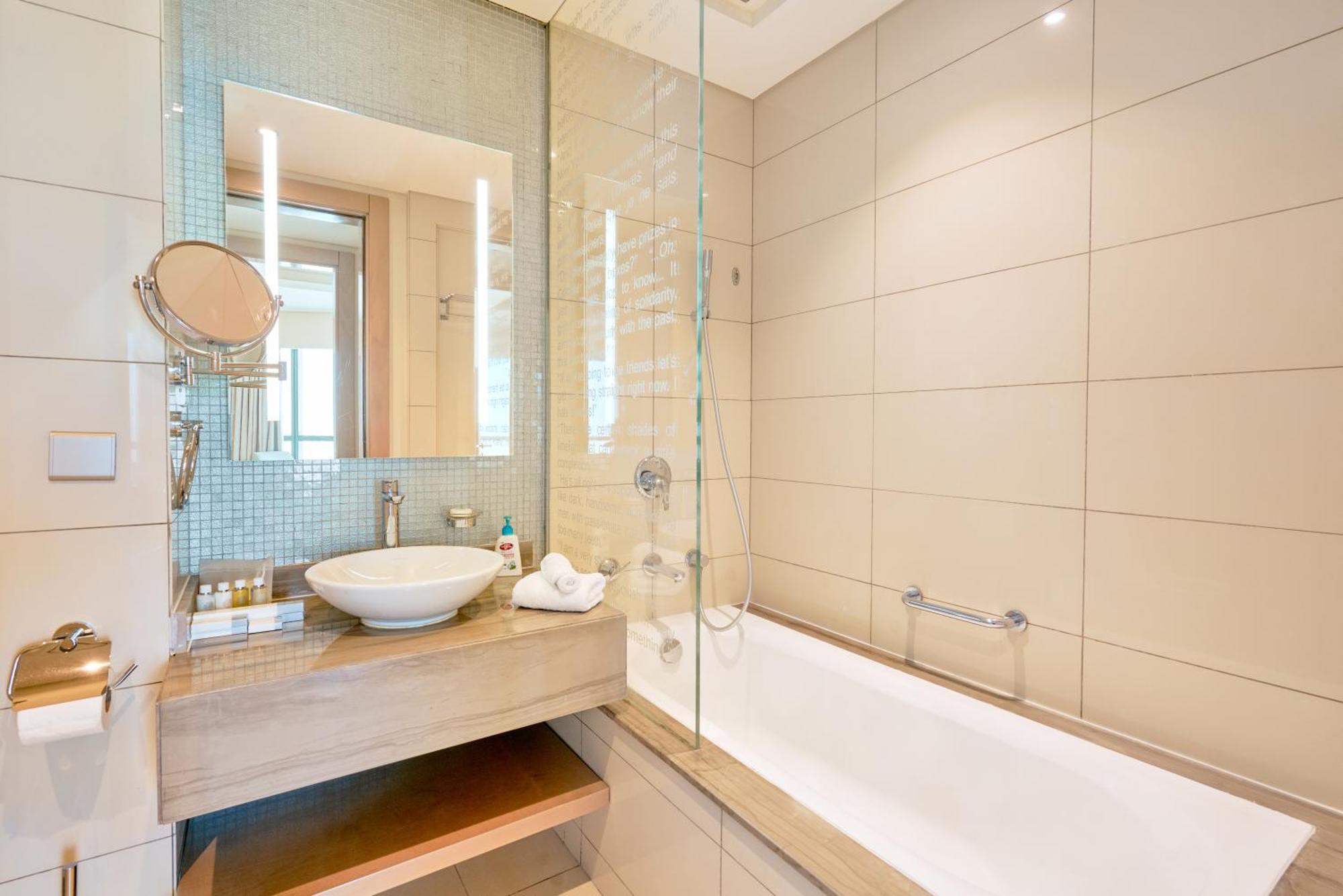 Apartment Spacious 3bhk In Paramount Tower B With Stunning Views-6204 Dubai
