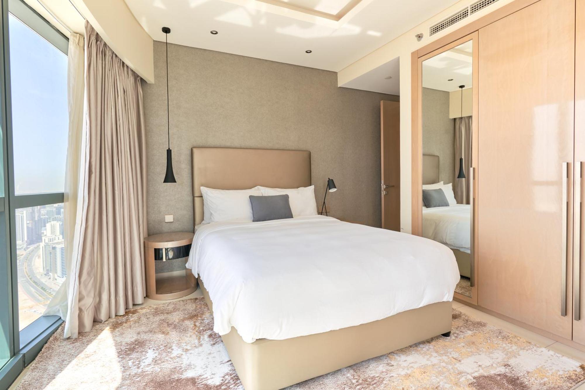 Spacious 3bhk In Paramount Tower B With Stunning Views-6204 Dubai