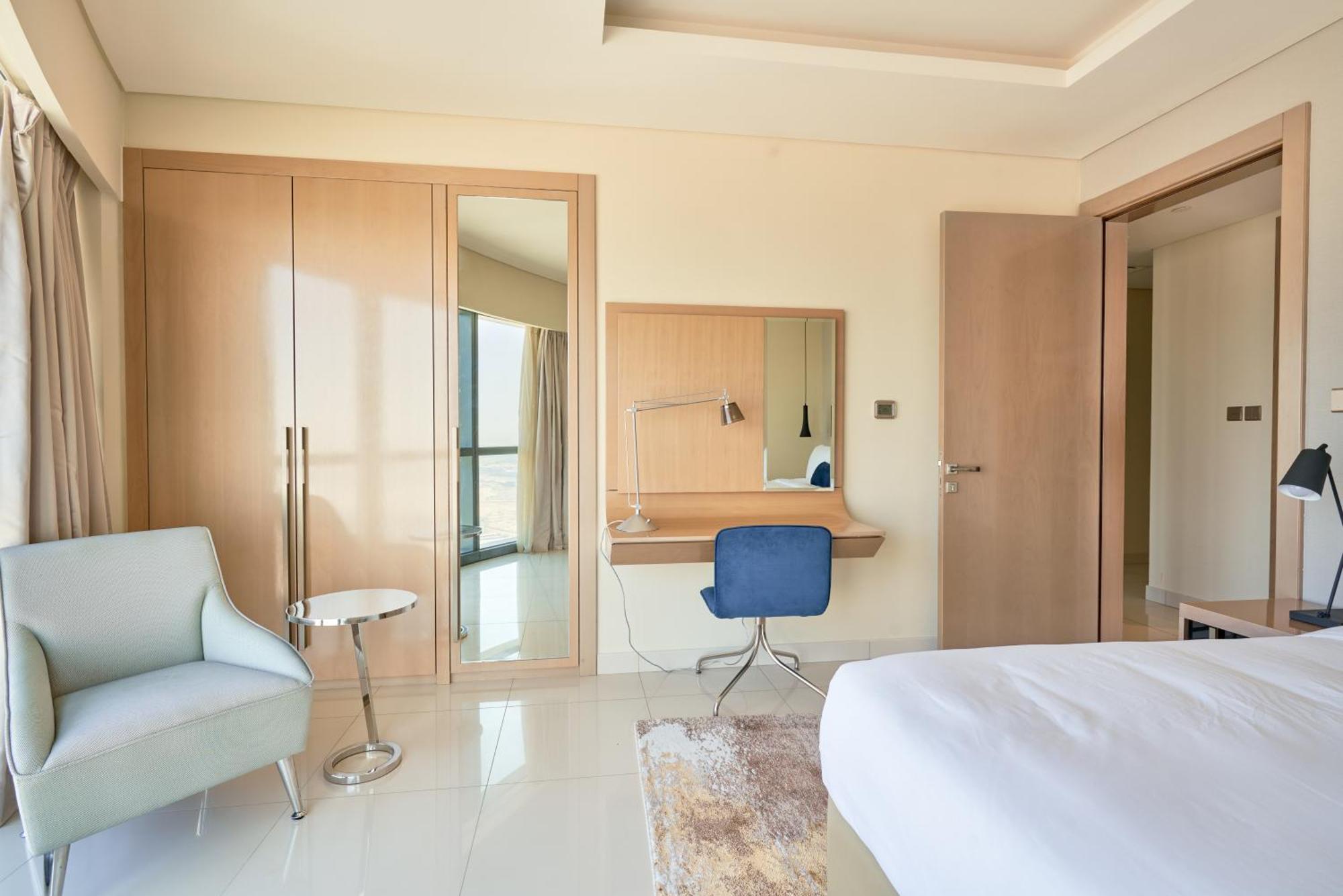 Apartment Spacious 3bhk In Paramount Tower B With Stunning Views-6204 Dubai