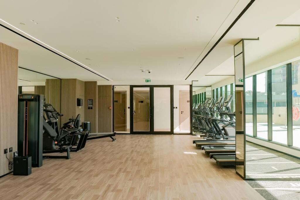 Apartment 1-Bed In Binghatti Emerald With Pool