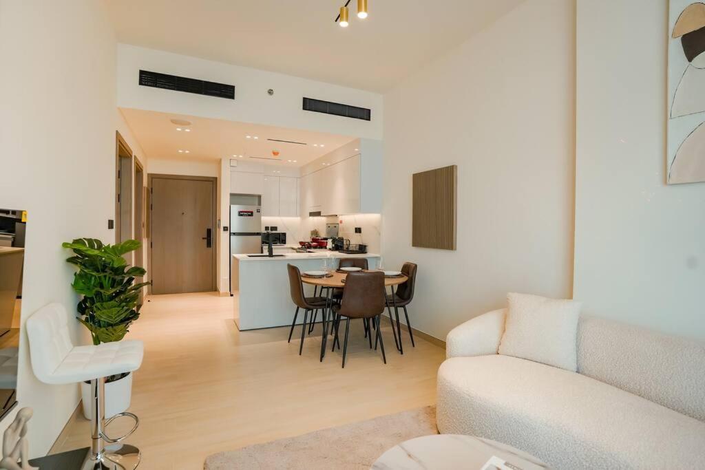 1-Bed In Binghatti Emerald With Pool Dubai