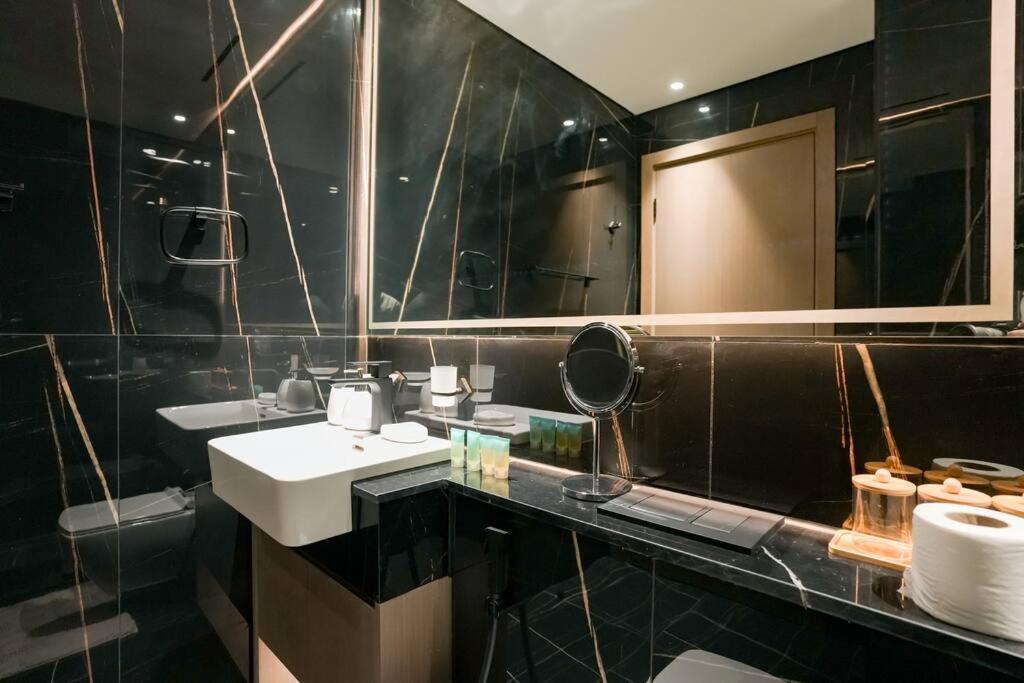 1-Bed In Binghatti Emerald With Pool Apartment *