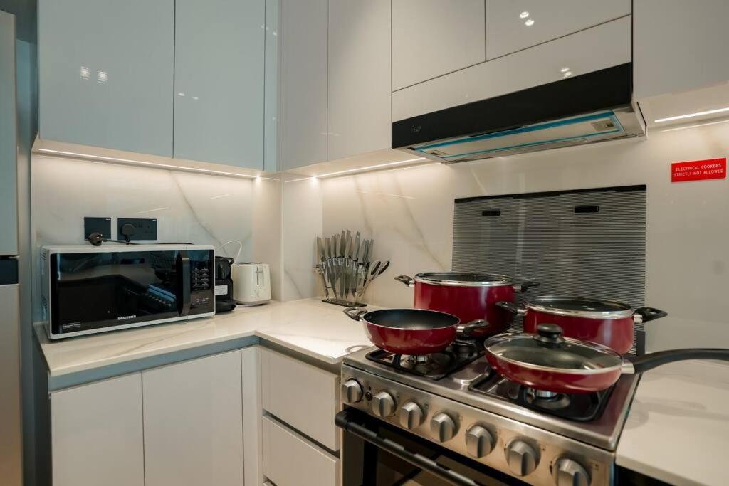 Apartment 1-Bed In Binghatti Emerald With Pool *