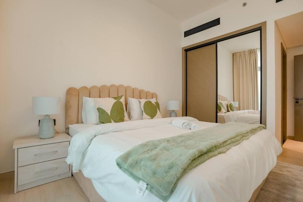 1-Bed In Binghatti Emerald With Pool * Dubai