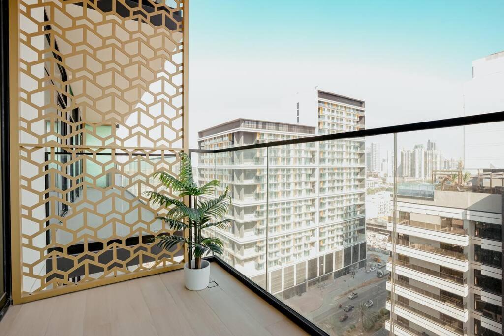 1-Bed In Binghatti Emerald With Pool Apartment