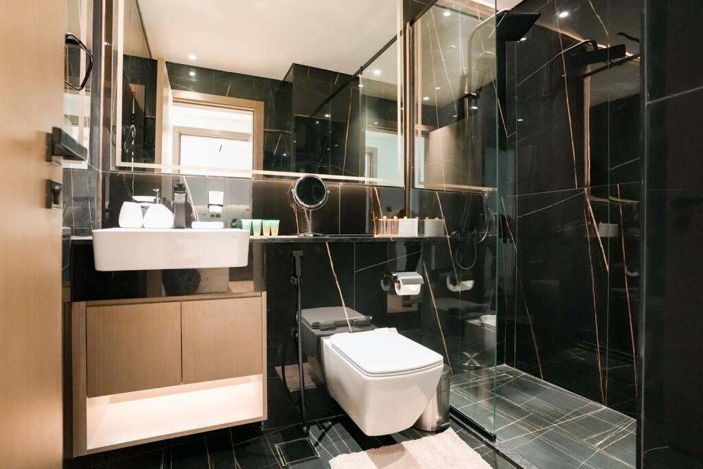 1-Bed In Binghatti Emerald With Pool Apartment *
