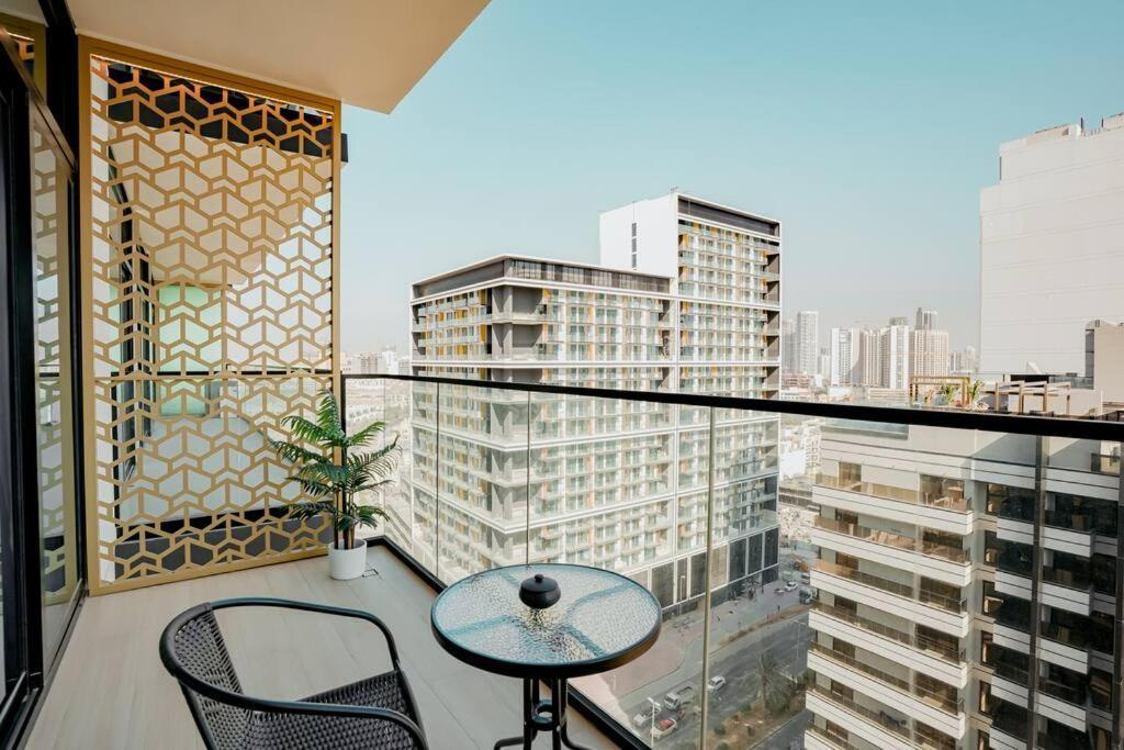 1-Bed In Binghatti Emerald With Pool Apartment Dubai