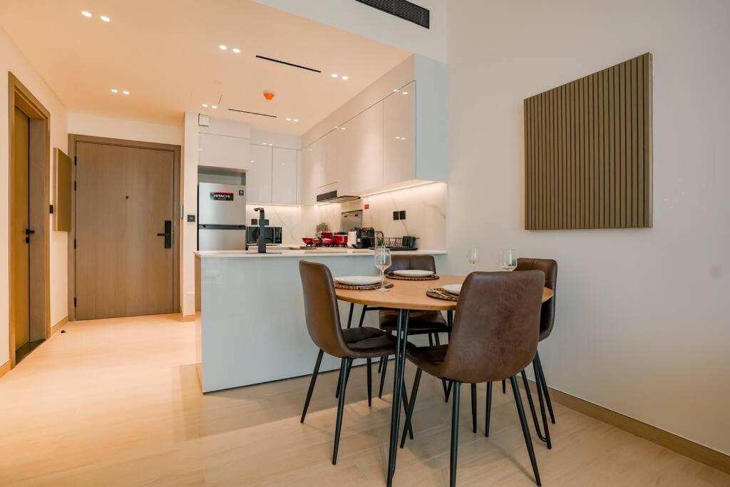 Apartment 1-Bed In Binghatti Emerald With Pool