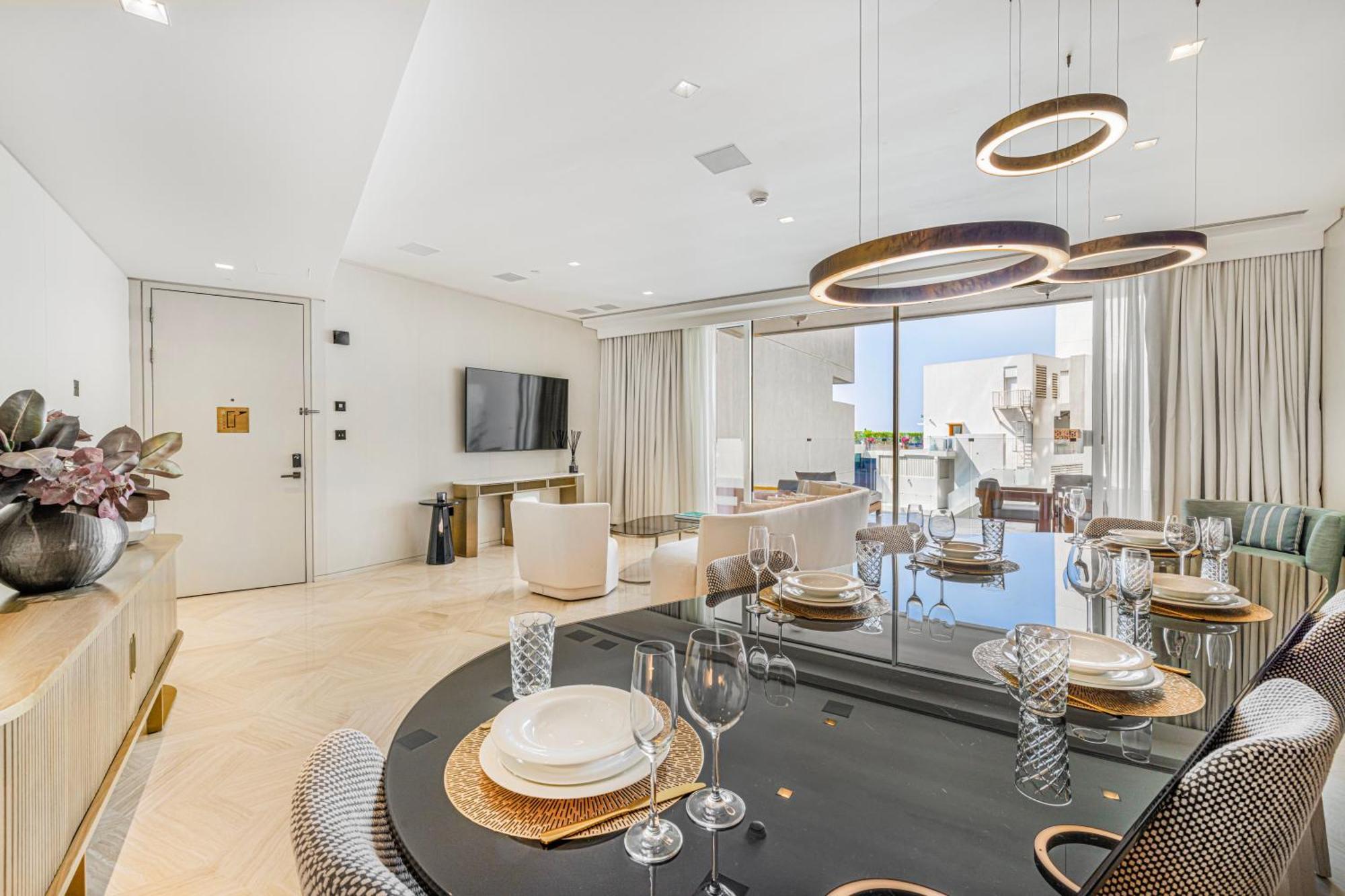 Daniels Spacious 2br At Five Palm With Biggest Layout