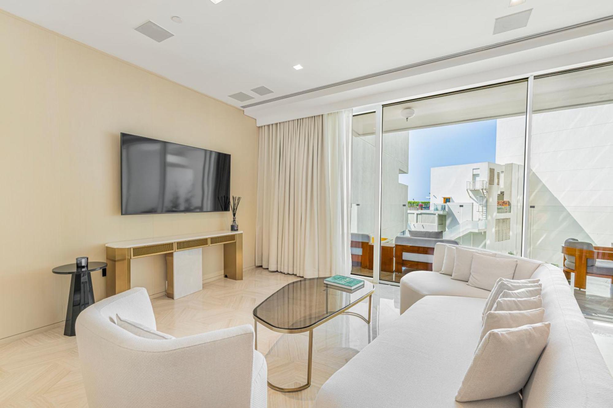 Apartment Daniels Spacious 2br At Five Palm With Biggest Layout