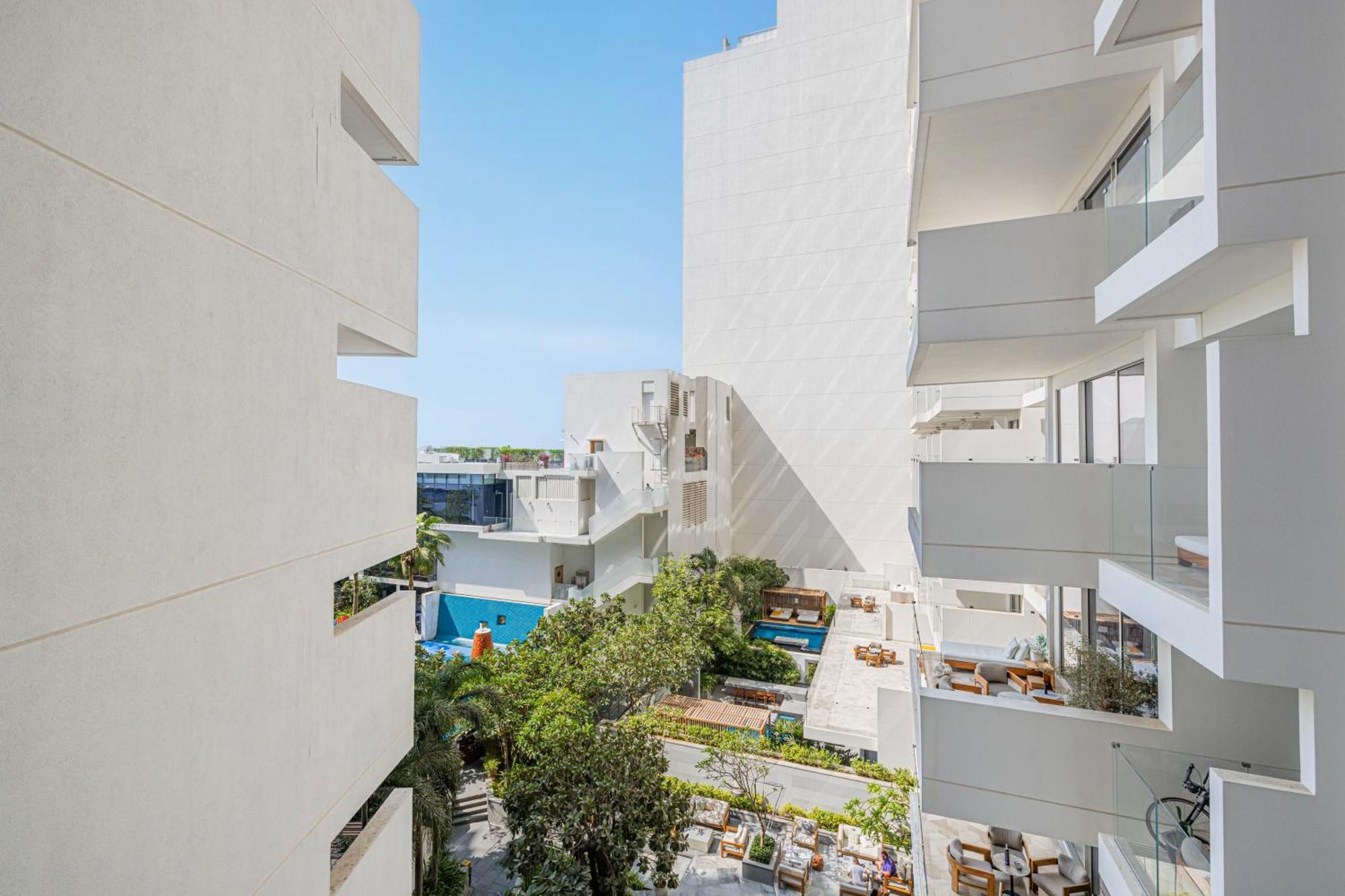 Daniels Spacious 2br At Five Palm With Biggest Layout Apartment Dubai