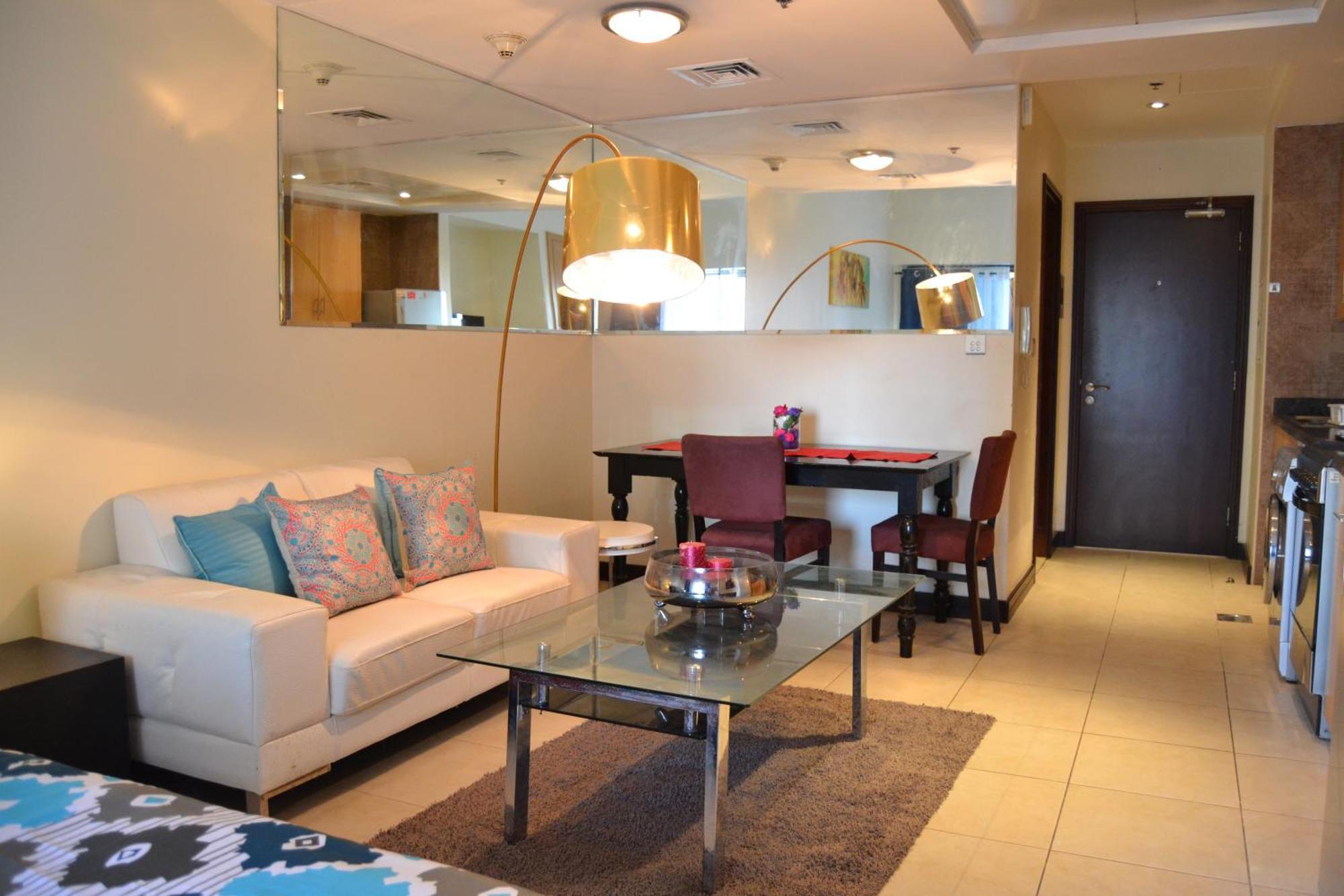 Click - Jlt - & Balcony Lakes View Entire -jn * Dubai