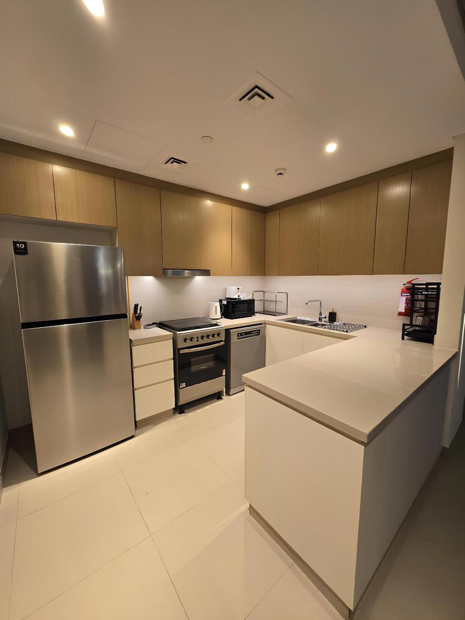 5242 Tower 2 Marina - Infinity Homes