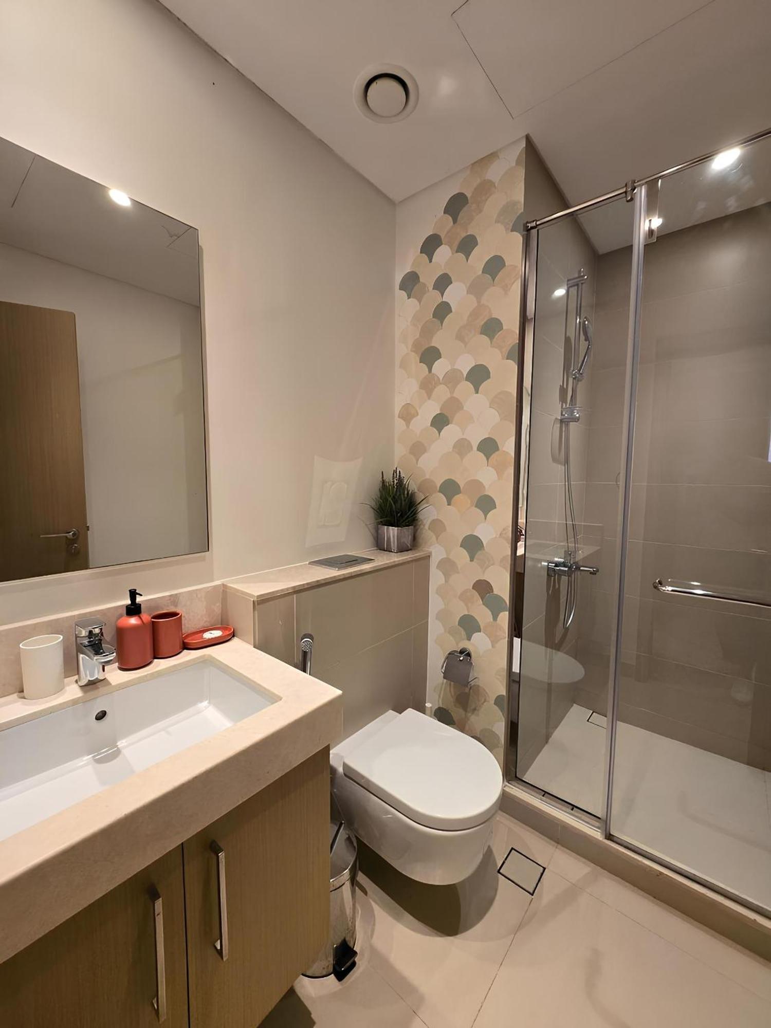 5242 Tower 2 Marina - Infinity Homes Apartment