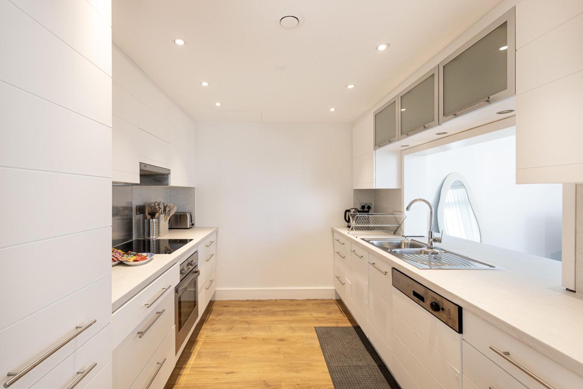 Stylish & Upgraded 2br Near Mall - Allsopp & Allsopp Apartment *