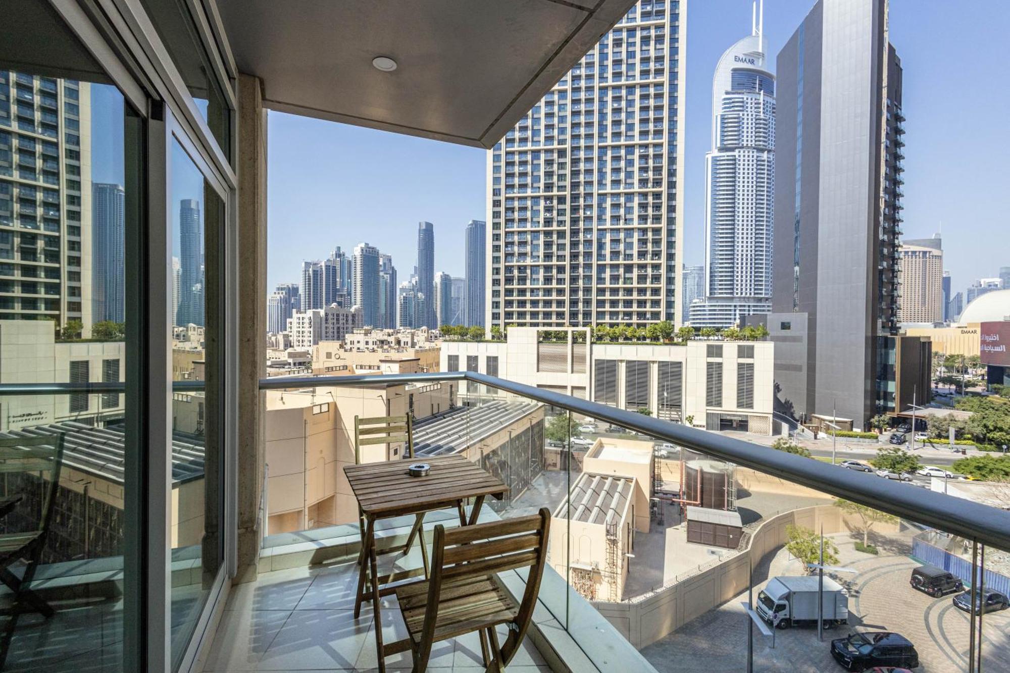 Stylish & Upgraded 2br Near Mall - Allsopp & Allsopp *