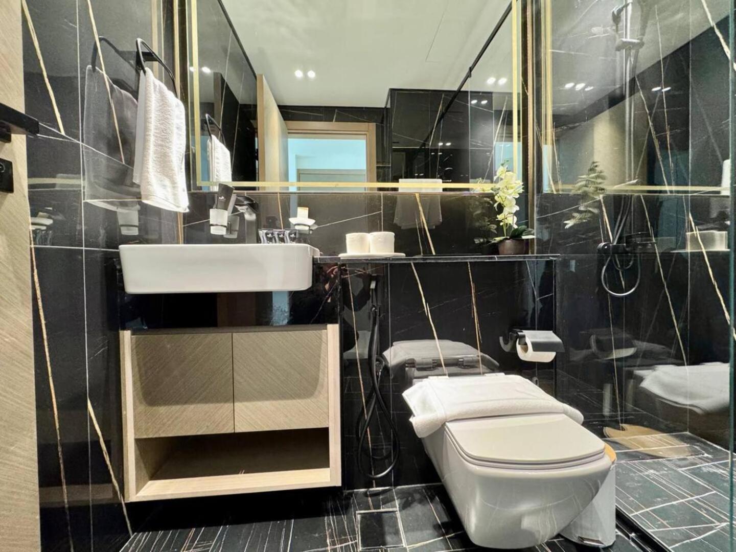 Stylish 1-bedroom *