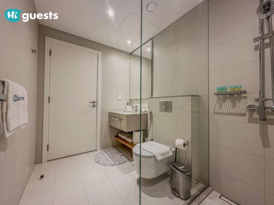 Higuests - Beachside Oasis Stylish 2br In La Vie Dubai