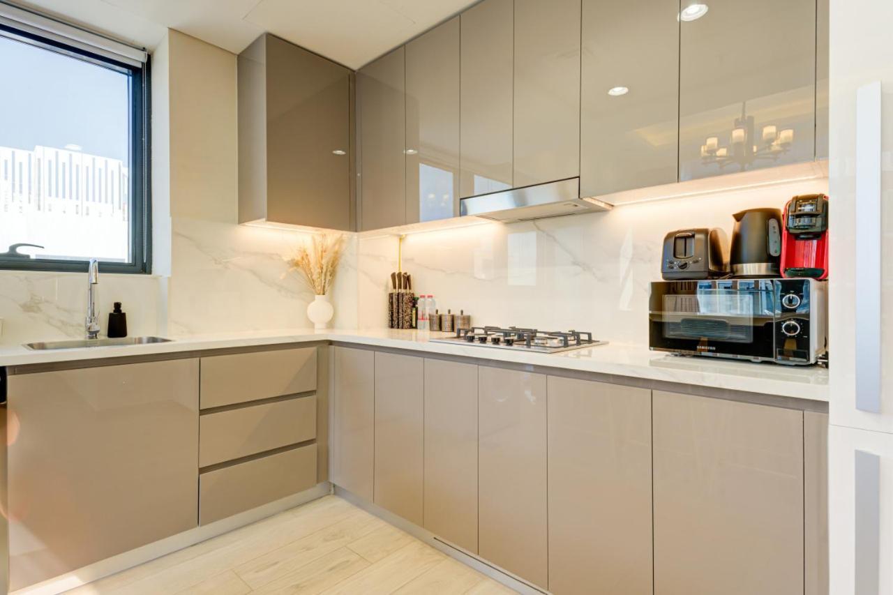 Chic 1 Bed Oasis In Azizi Riviera Dubai