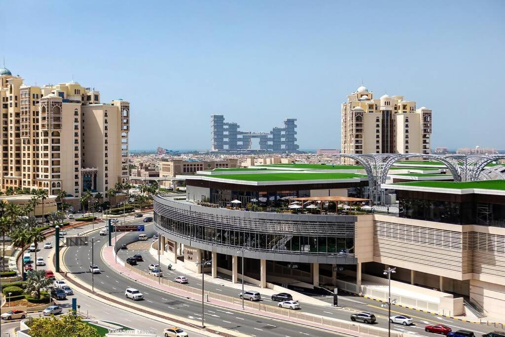 Private Palm Jumeirah High Floor Apartment Dubai
