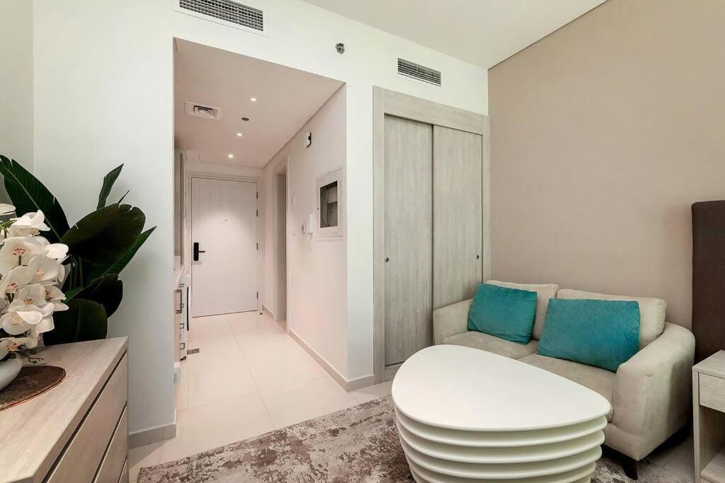 Private Palm Jumeirah High Floor Apartment Dubai
