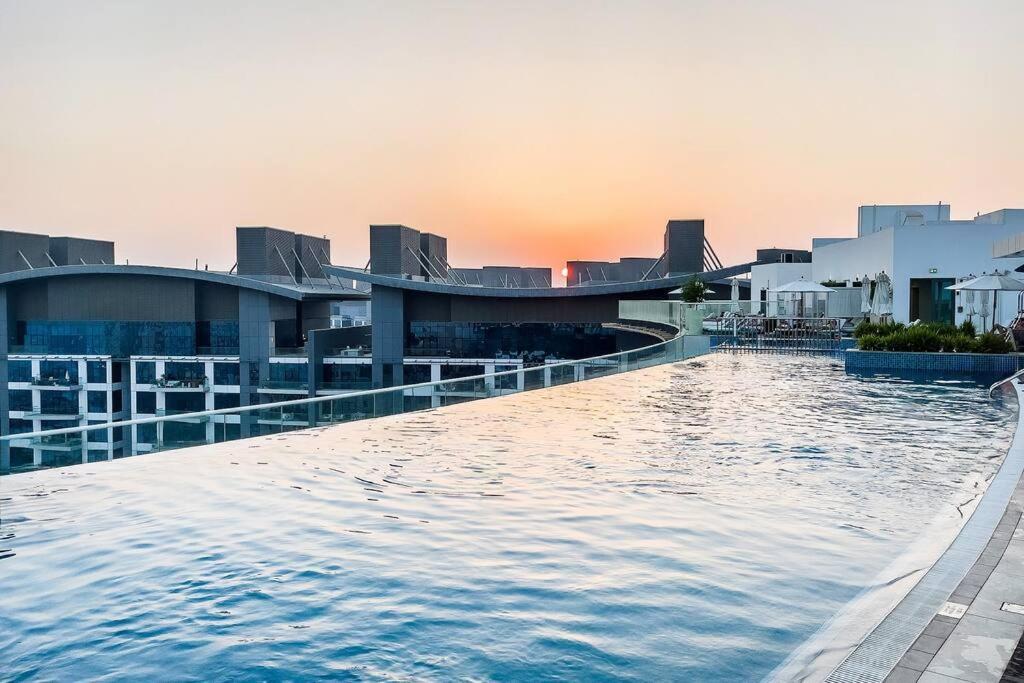 Private Palm Jumeirah High Floor Apartment *
