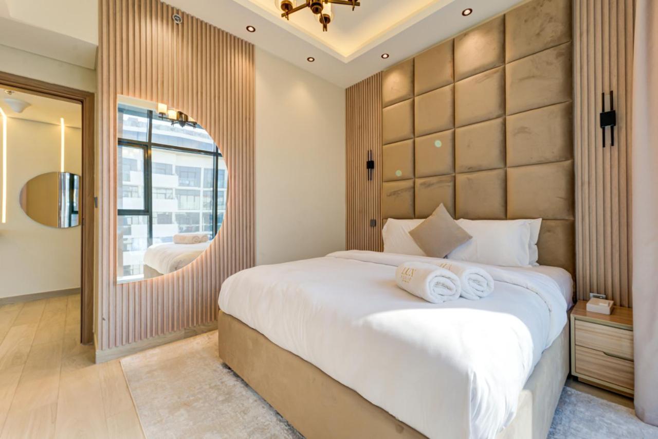 Chic 1 Bed Oasis In Azizi Riviera *