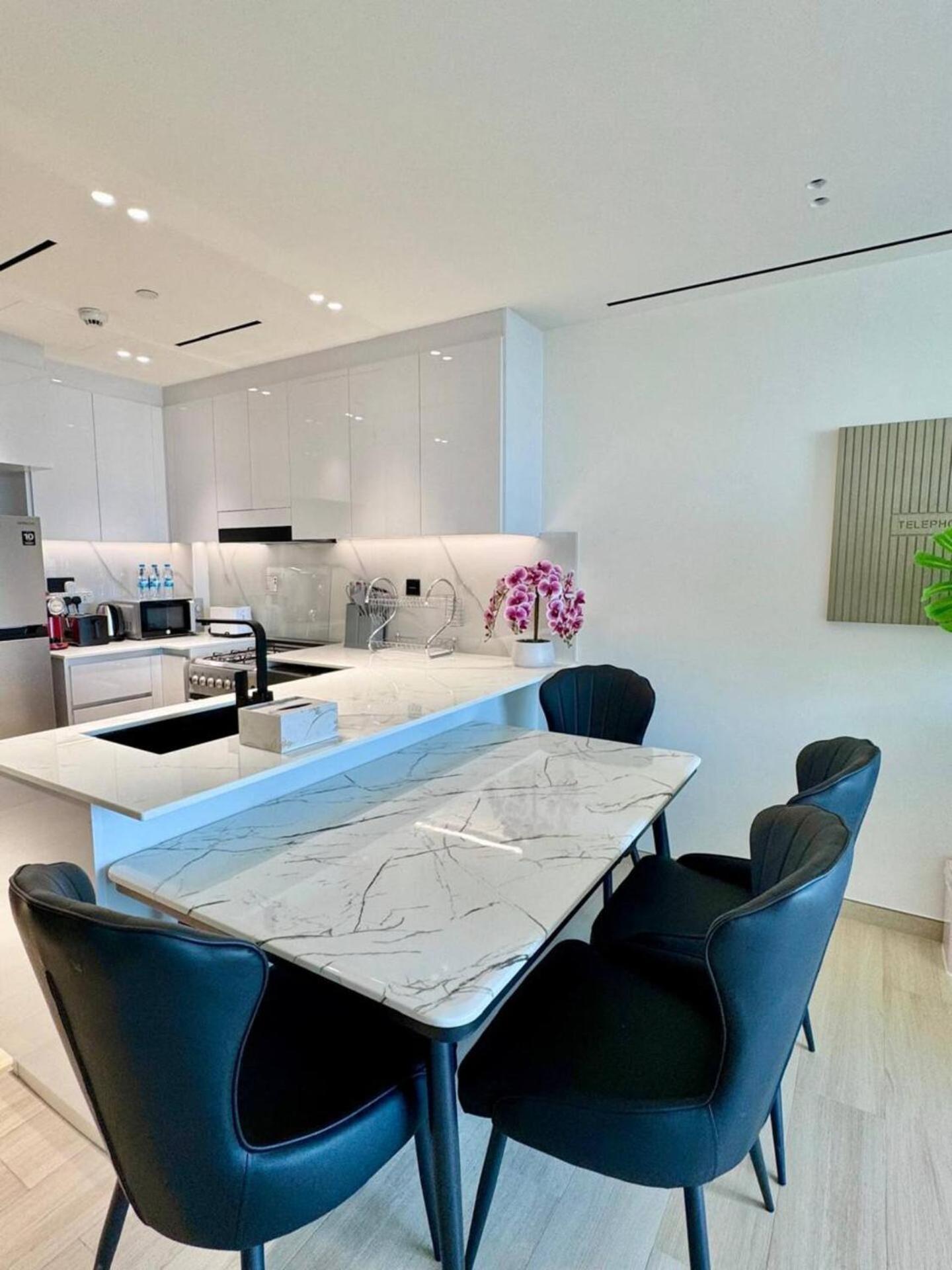 Cozy & Stylish 1br Jvc Pool & Parking Dubai