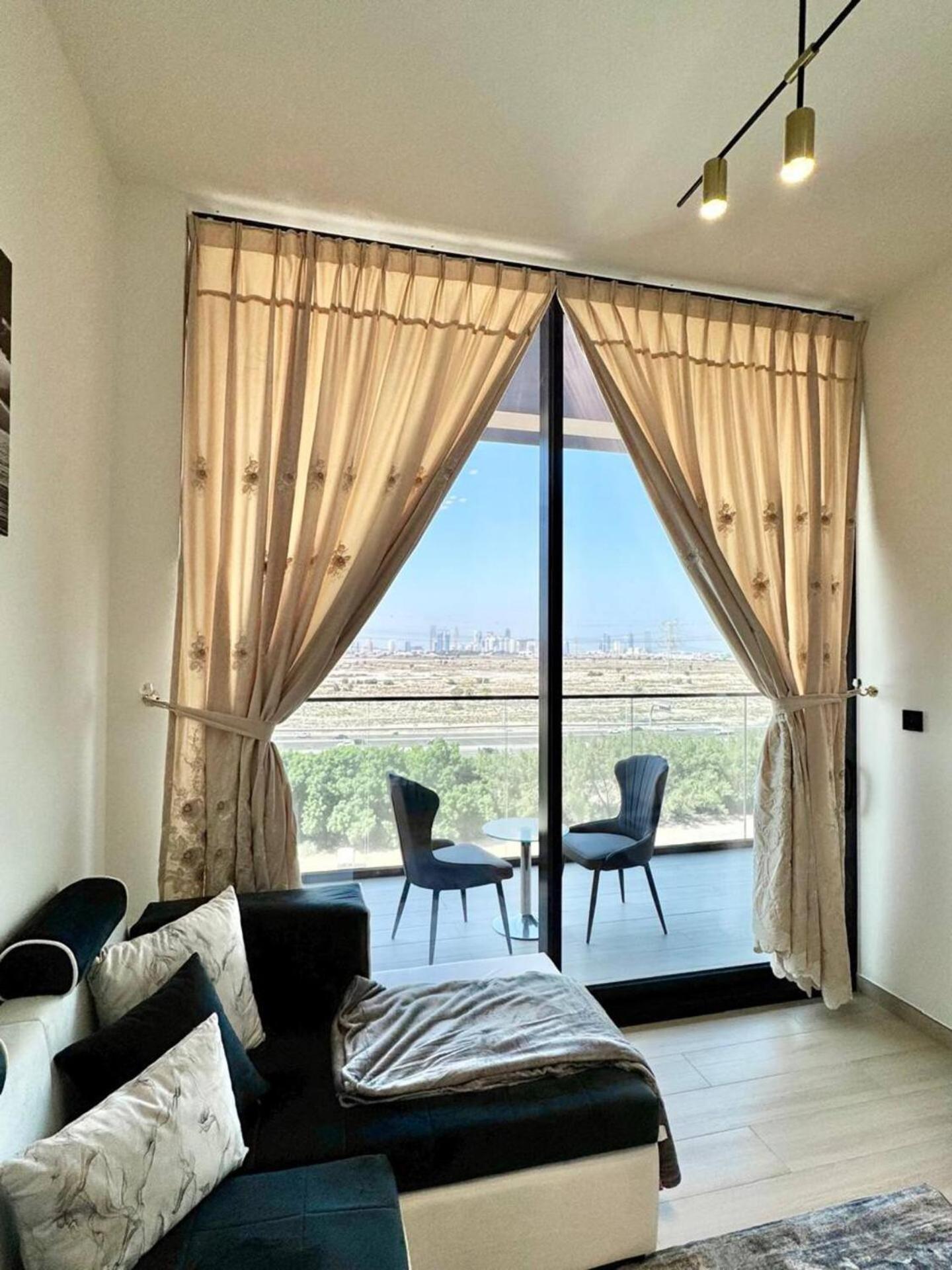 Cozy & Stylish 1br Jvc Pool & Parking Apartment