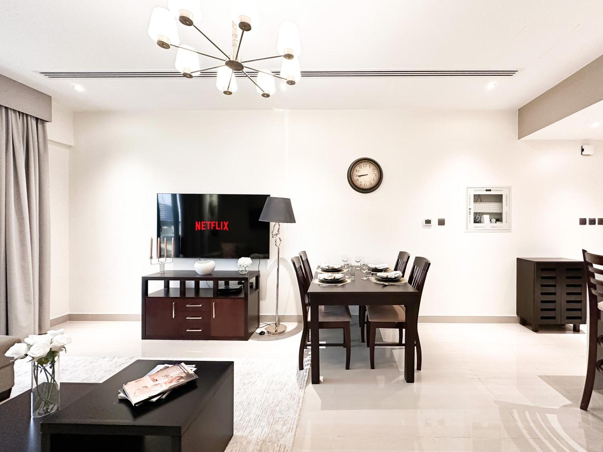 Trophy Sunset Serenity In Downtown With Panromic Skyline Views Apartment *