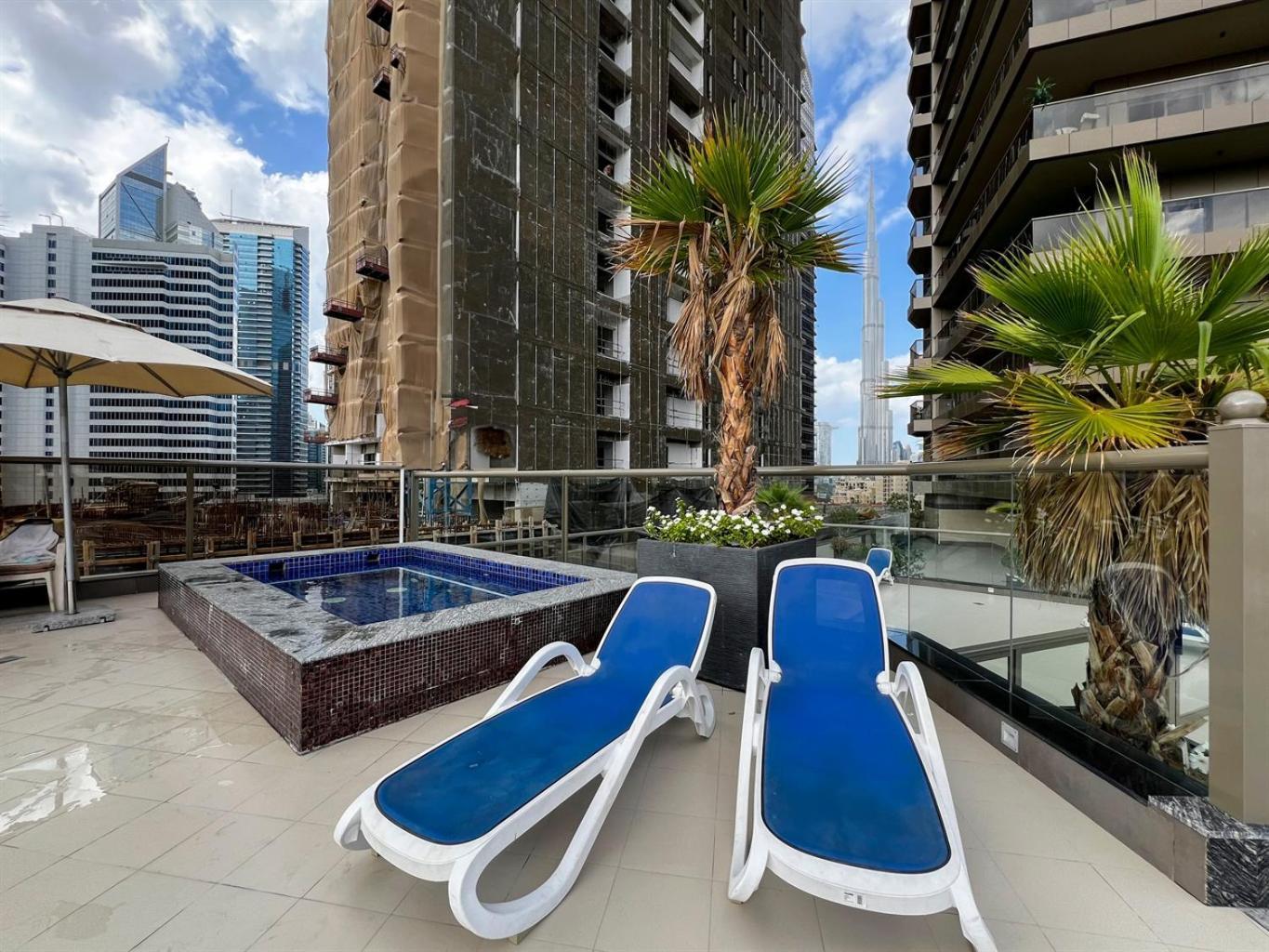 Trophy Sunset Serenity In Downtown With Panromic Skyline Views *