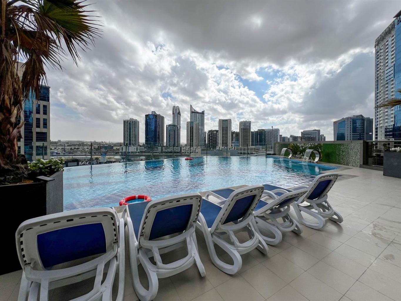 Apartment Trophy Sunset Serenity In Downtown With Panromic Skyline Views Dubai
