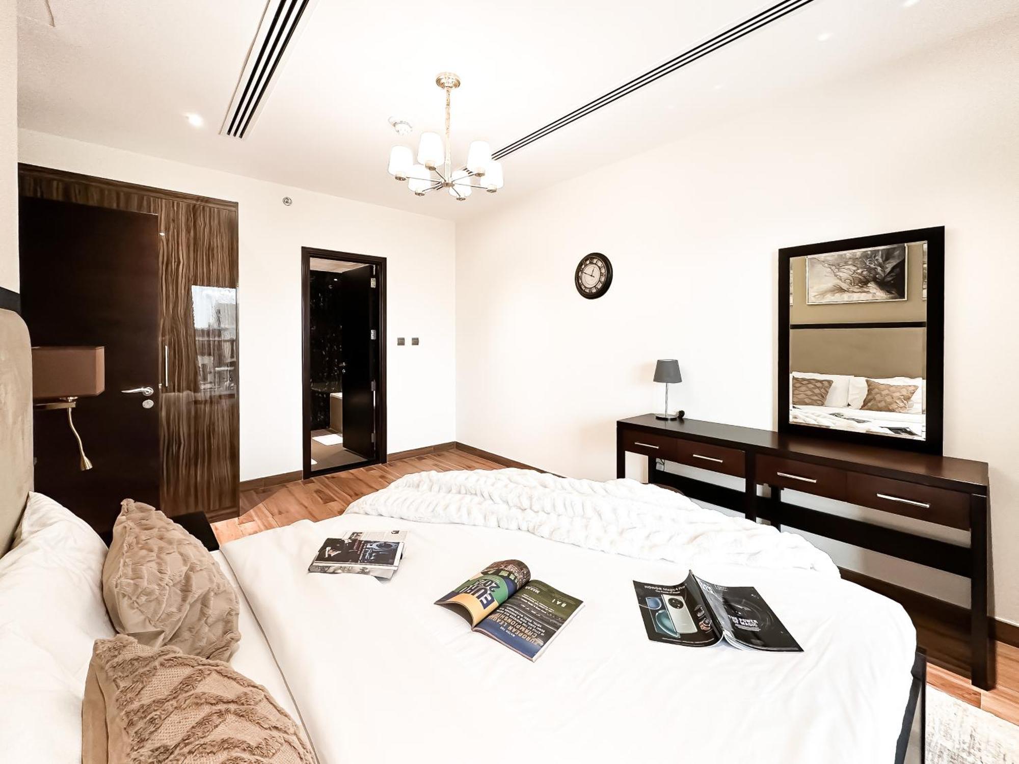 Trophy Sunset Serenity In Downtown With Panromic Skyline Views Apartment *