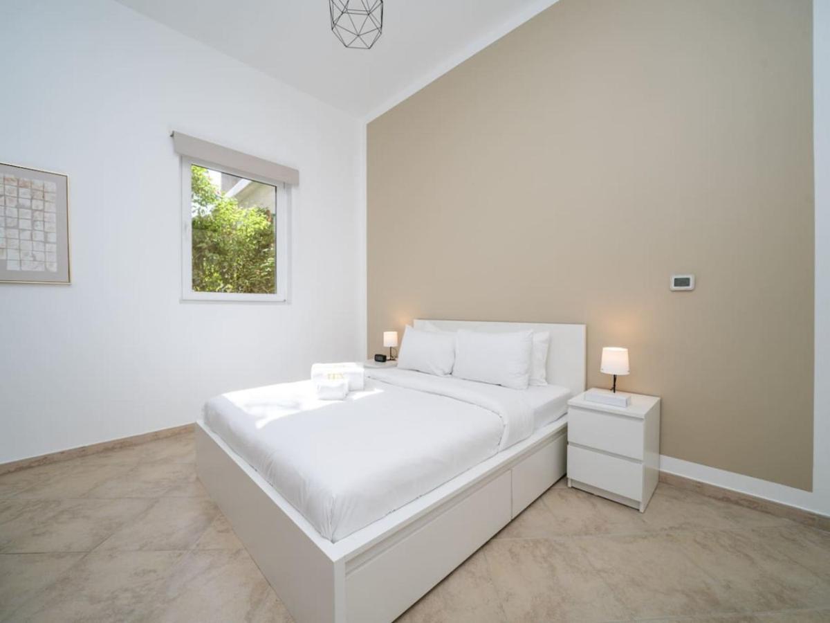 Charming Escape In Motor Apartment Dubai