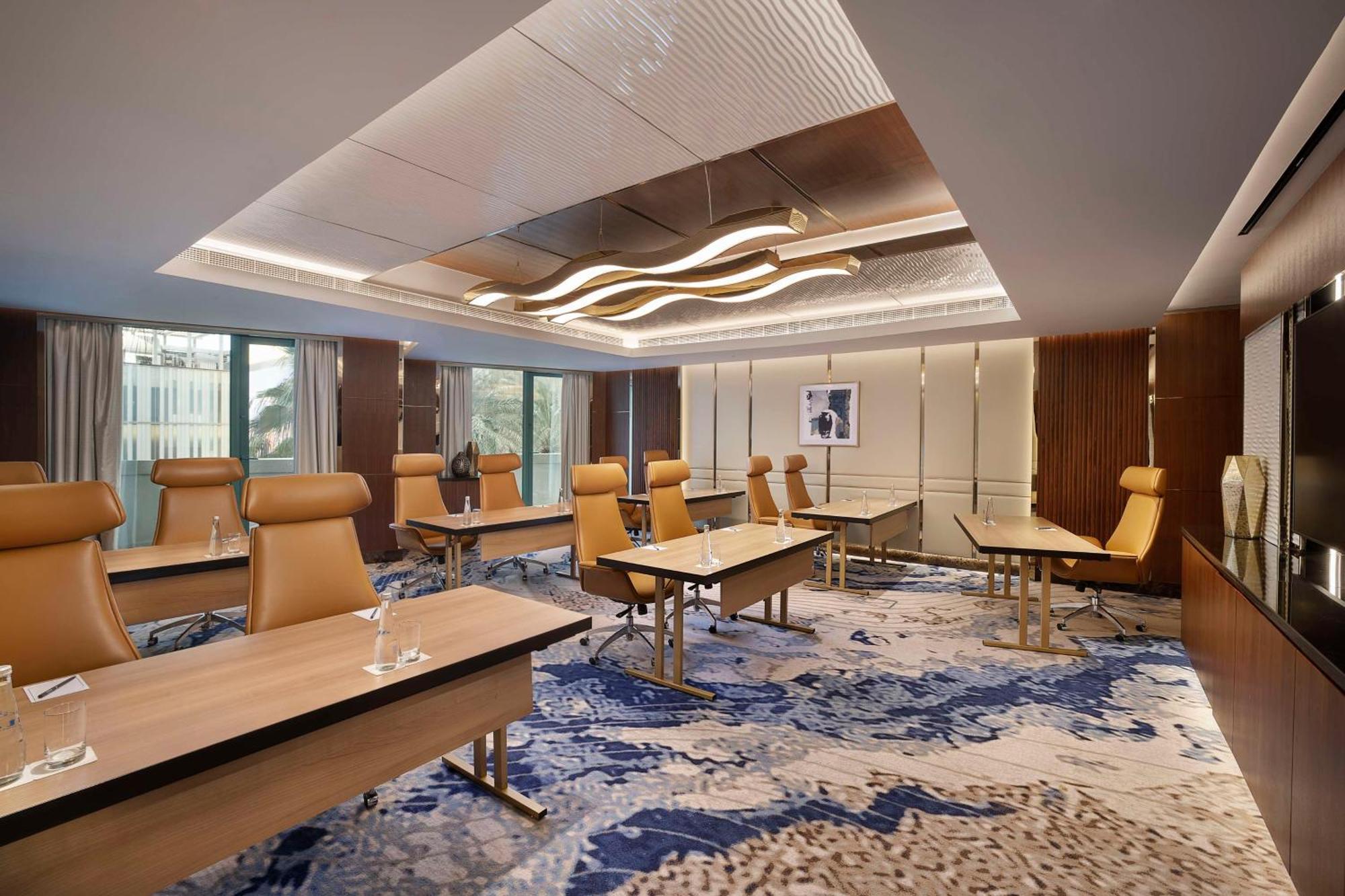 Resort Hilton Jumeirah 5*