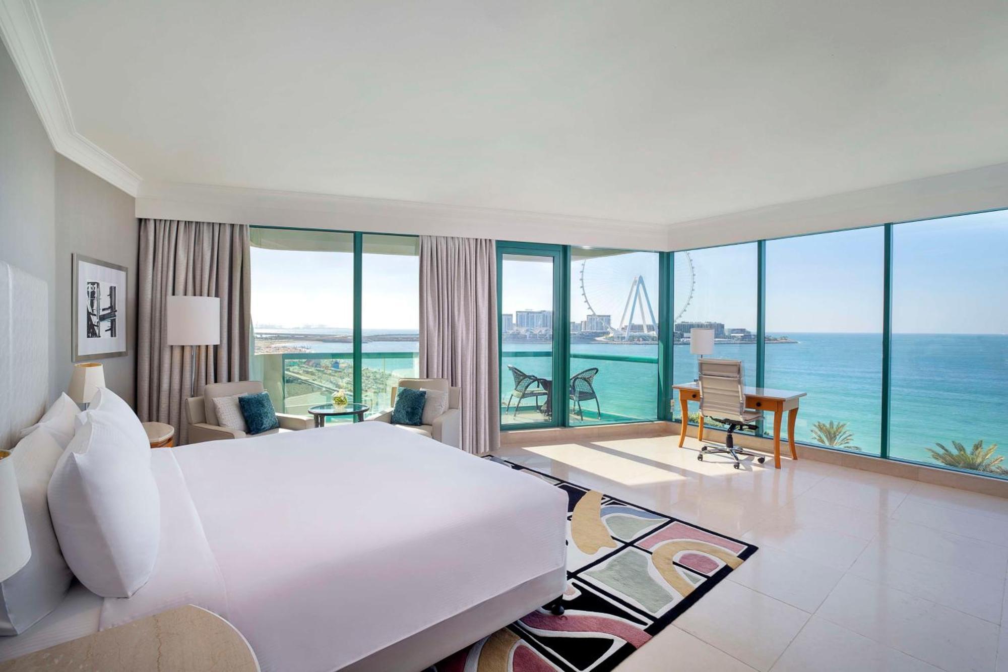 Hilton Jumeirah Resort 5*