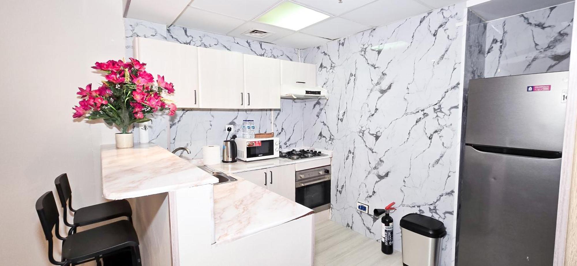 Renovated Cozy One Bed D2-1007 Dubai